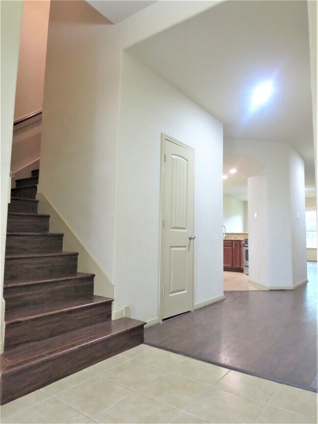 Photo - 18911 Cove Mill Ln