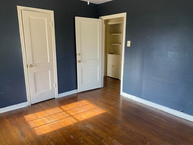 Building Photo - 5603 Winton St Unit Duplex