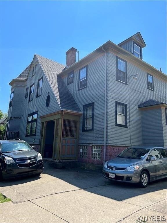Photo - 590 Richmond Ave