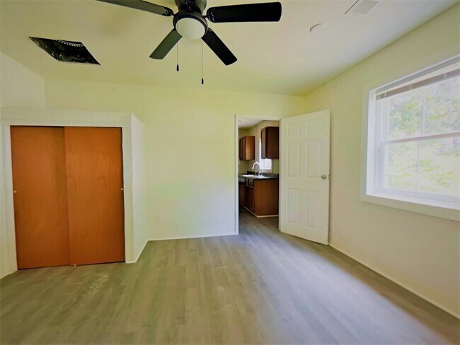 Photo - 1513 Wendell Avenue Unit B