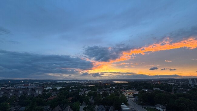Vistas del atardecer desde el balcón. - 1502 S Boulder Ave Unidad 16E