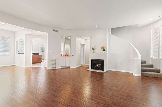 Building Photo - 408 W Queen St