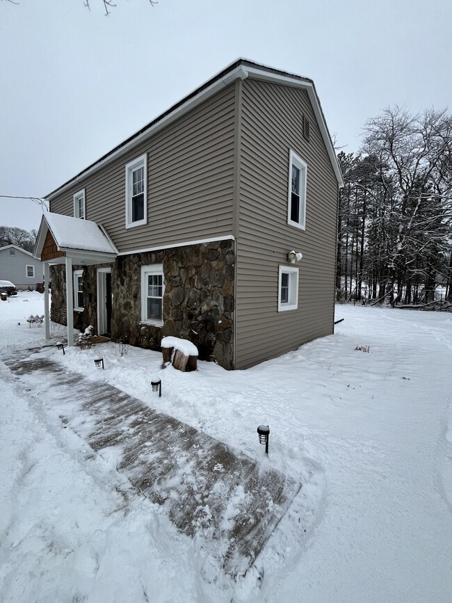 Photo - 190 Davenport St