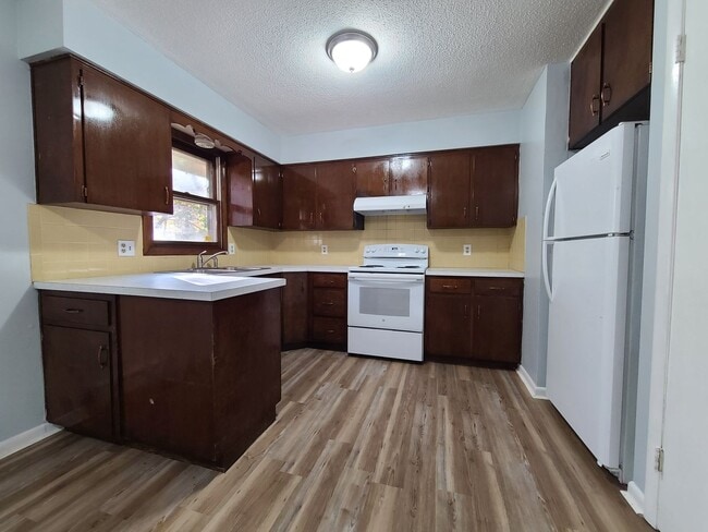 Photo - 2206 Welch Dr