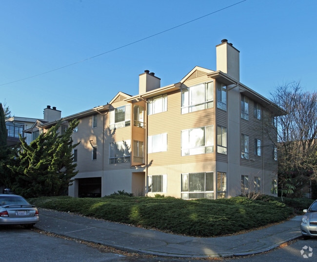 Primary Photo - 4301 Woodland Park Ave N Rental