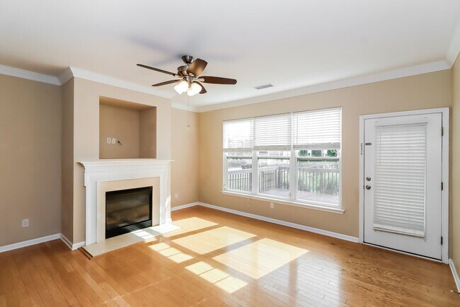 Photo - 6110 Colonial Garden Dr