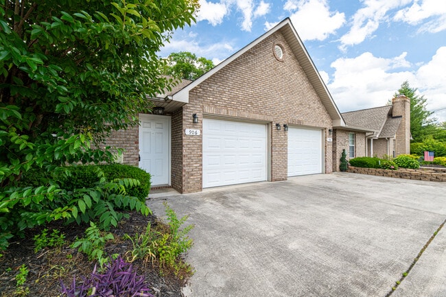 Photo - 906 Mercer Dr