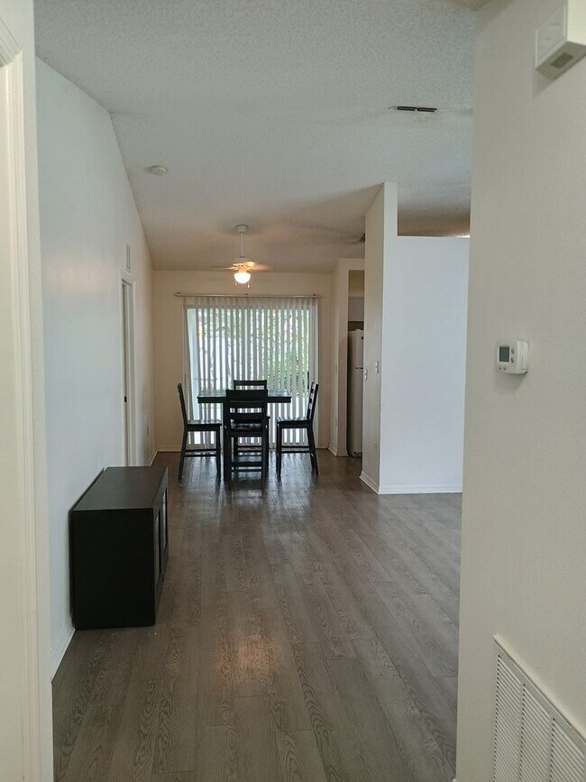 Photo - #772 - #773 Everett Unit #773- 3369 Everett Ave