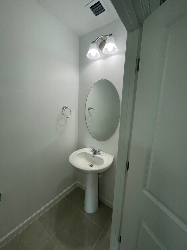 Photo - 16374 POWERSCOURT Dr