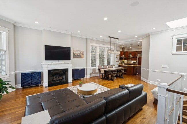 Photo - 2044 N Sheffield Ave Unit 3