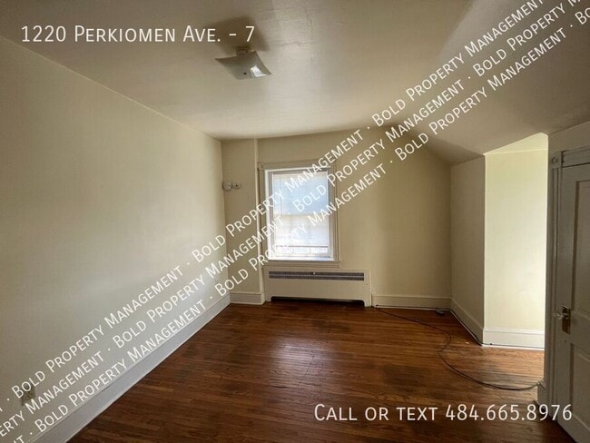 Building Photo - 1220 Perkiomen Ave Unit 7