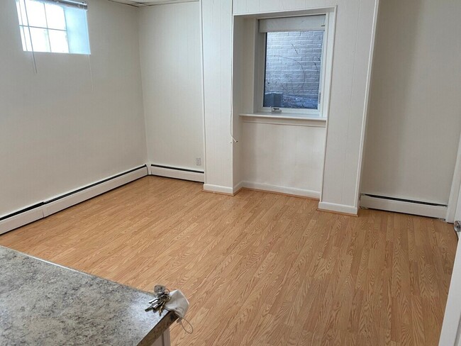 Building Photo - 10 Aberdeen St Unit 1D Rental