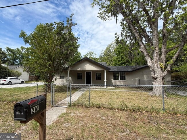 Building Photo - 216 Clarks Bluff Rd