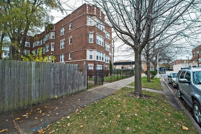 Photo - 7914-16 S Kingston Ave Chicago, IL 60617