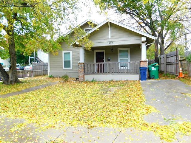 Building Photo - 1419 N Austin St Rental