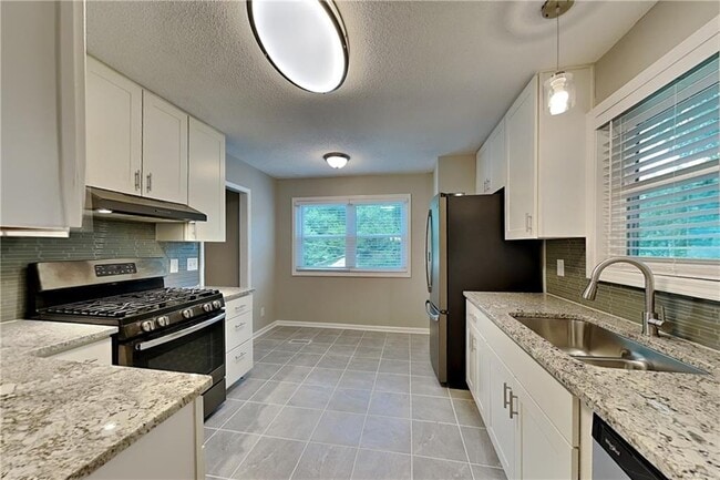 451 Monroe Trce