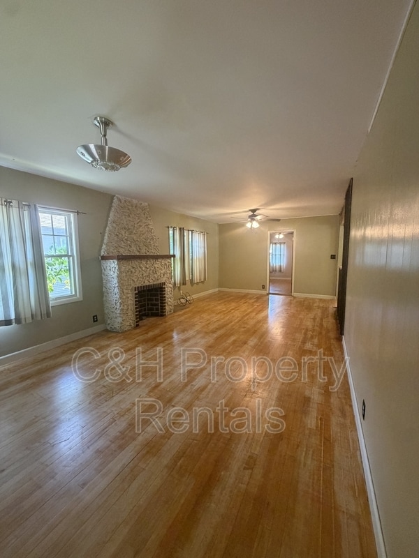 Photo - 212 Alderson Ave