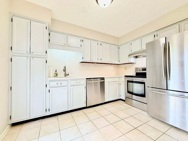Photo - 4013 Heather Ct NW