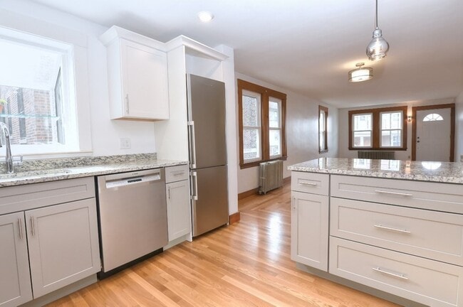 Photo - 17 Strathmore Rd Unit 1