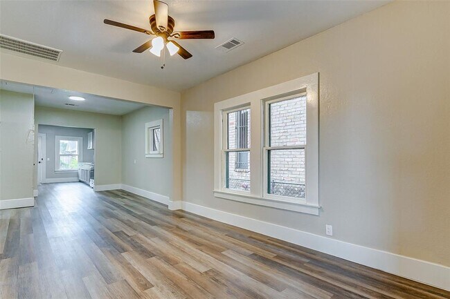 Photo - 406 Hahlo St Casa