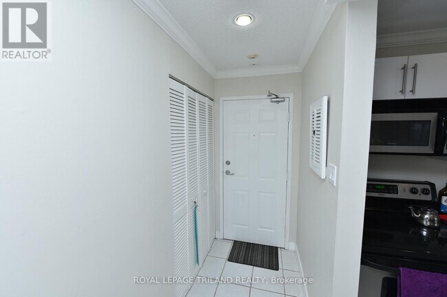 Photo - 75 Huxley St Unit 605