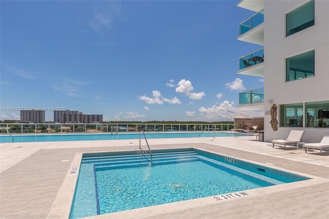 Photo - 400 Sunny Isles Blvd Unidad 1920