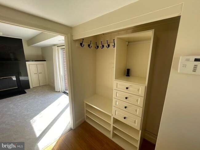 Photo - 301 Worthington Dr