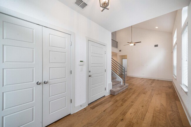 Photo - 1408 Casa Dr Townhome