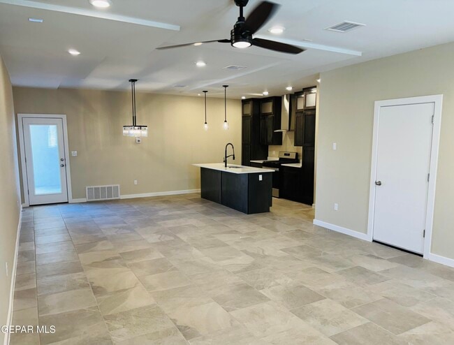 Photo - 545 Osier Dr