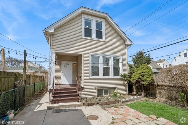 Building Photo - 2542 N Long Ave Rental