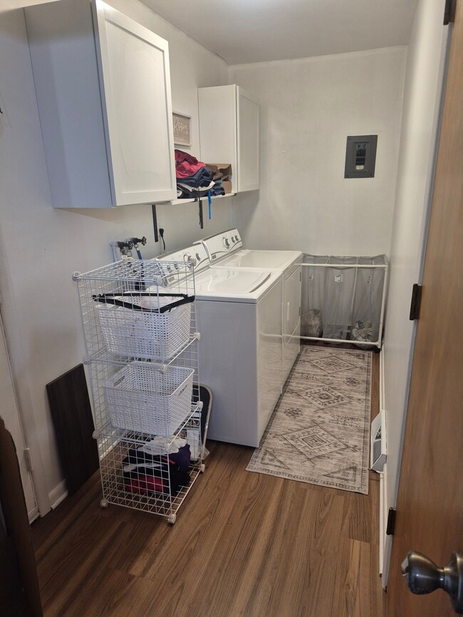 Photo - 4511 Warwick Dr N