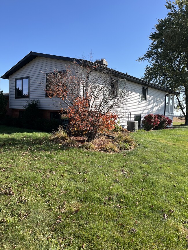 12193 E Il Route 38