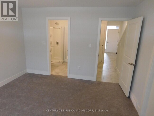 Photo - 530 Gatestone Rd