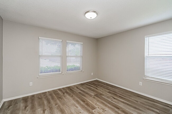 Photo - 2036 Silverado Dr