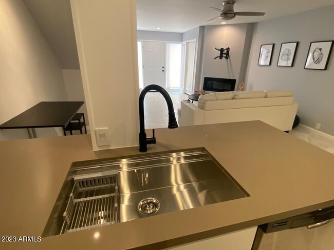 Photo - 1820 E Morten Ave Unit 123