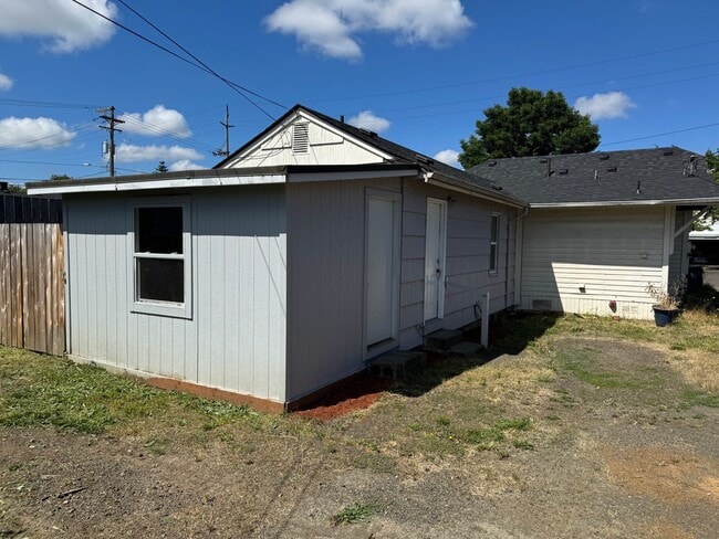 Building Photo - Studio Apartment in Whiteaker