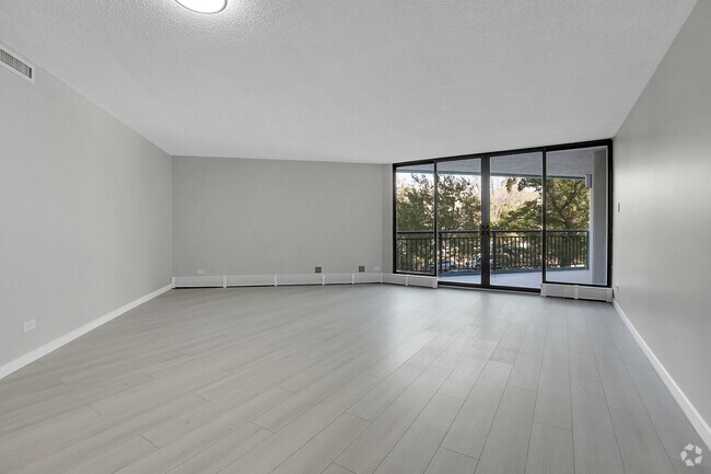 Building Photo - Remodeled 2BD, 2BA Cap Hill Condo with Bal...