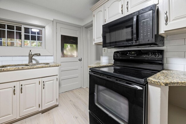 Photo - Beautiful 3 Bedroom Home