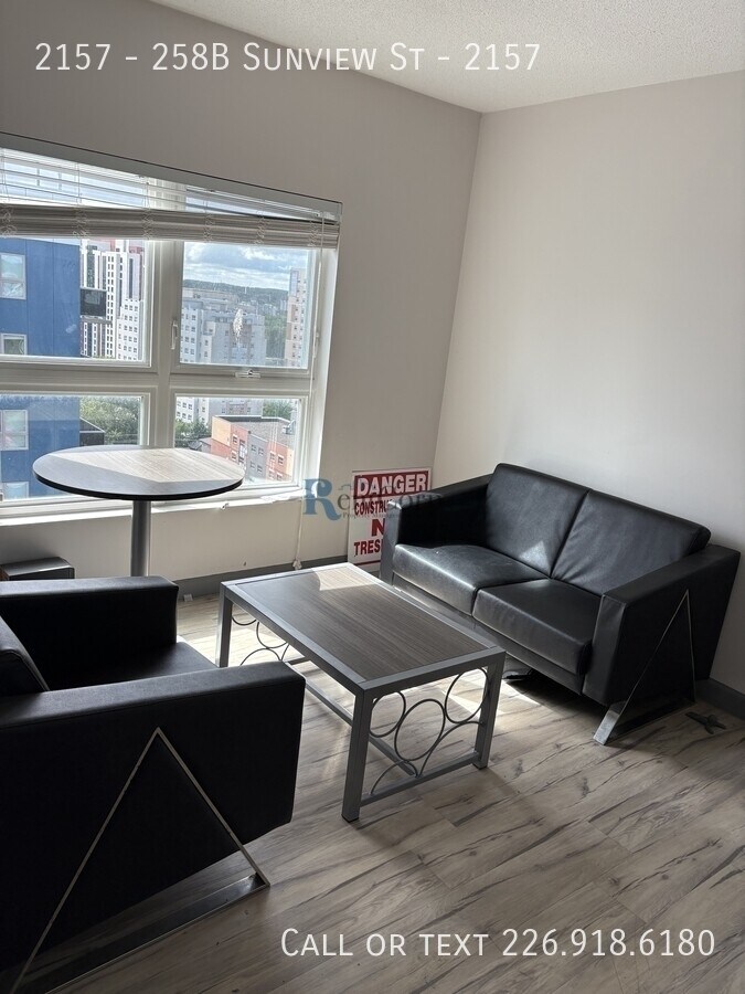 Photo - 258B-258B Sunview St