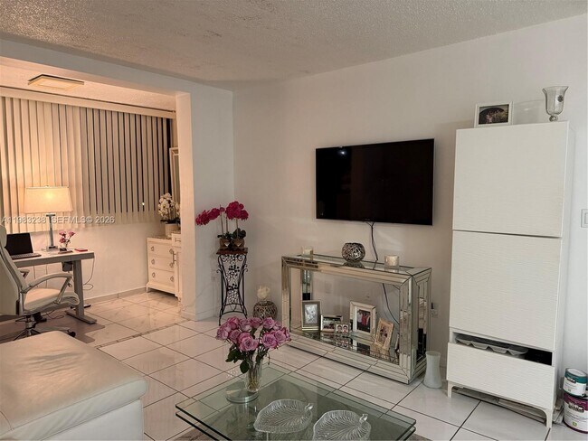 Photo - 5033 NW 7th St