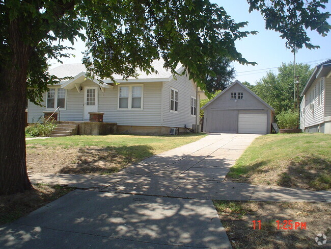 Building Photo - 713 Main St Rental