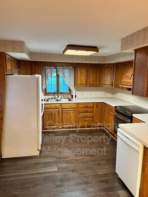 Photo - 37 N Front St