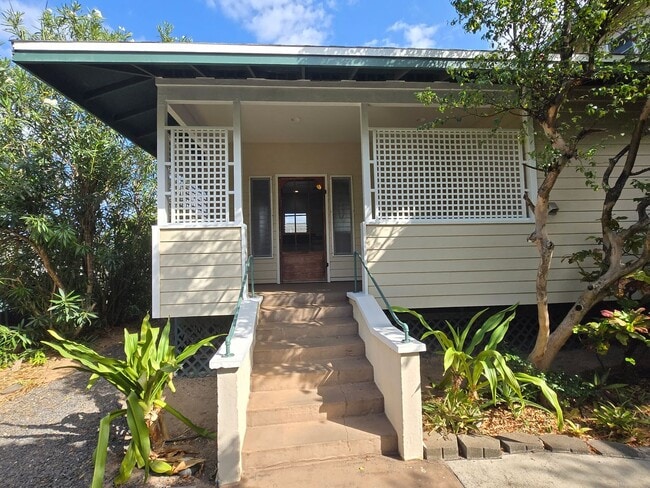 Building Photo - 272 Halenani Dr Unit Studio