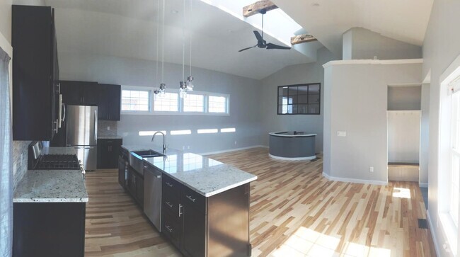 Building Photo - 98 Pond Hill Rd Rental