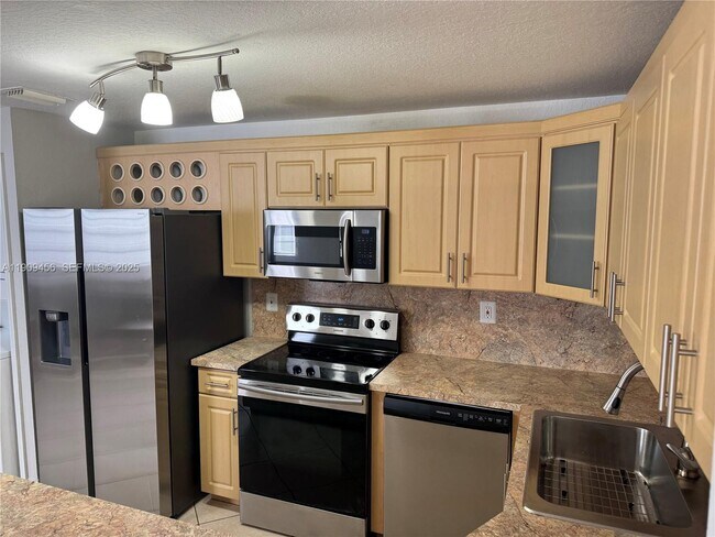 Photo - 7542 NW 175th St