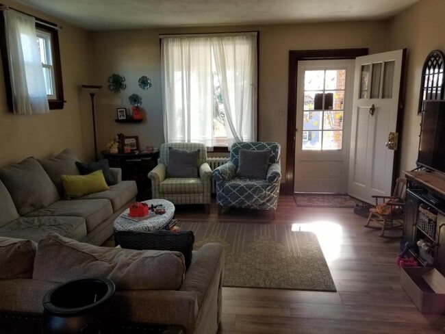 Photo - 212 Palliser St