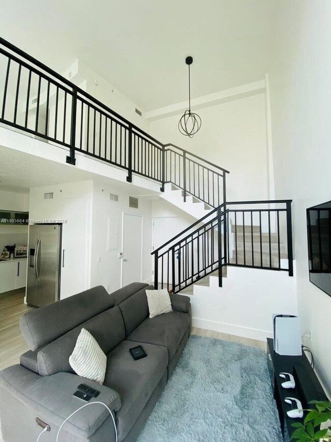 Building Photo - 1528 Brickell Ave Unit 103