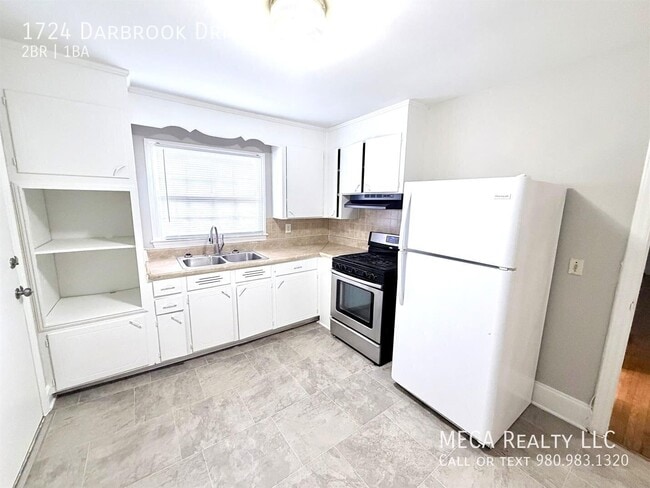 Photo - 1724 Darbrook Dr