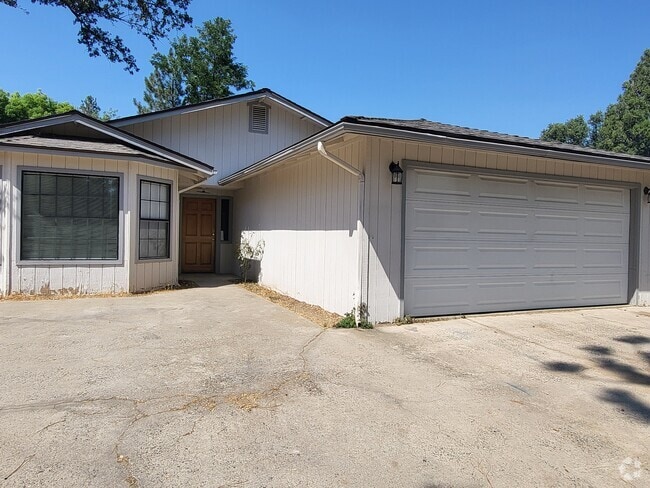 Building Photo - 49739 Road 426 Rental
