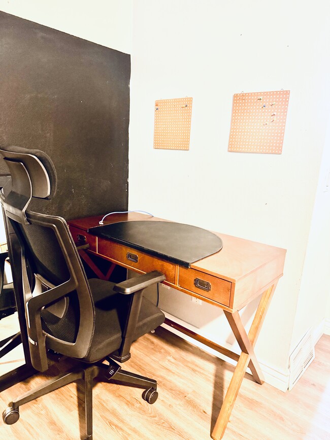 Desk and office chair in room - 1716 W Mandalay Ln